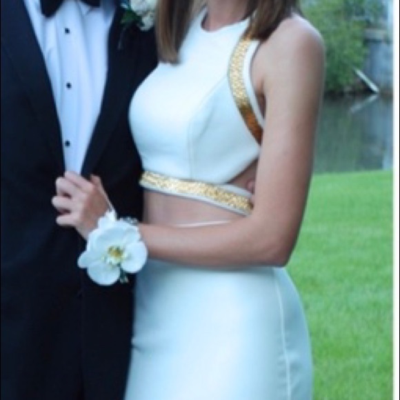 Beautiful 2 piece prom dress. - Picture 4 of 7